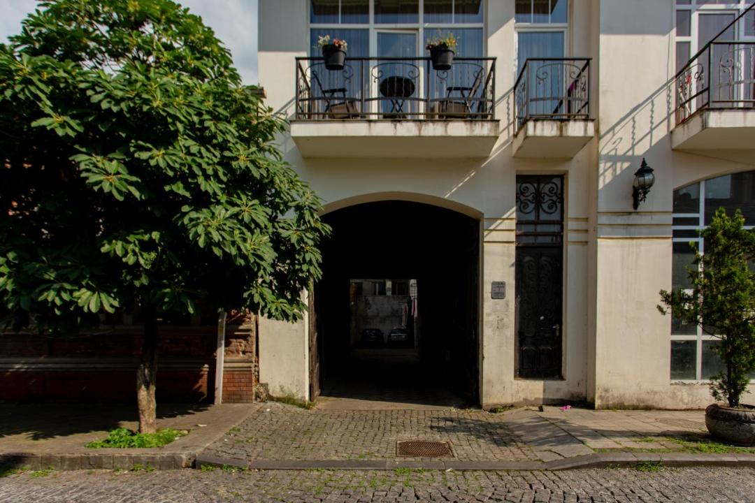 Photo of Others in Old Boulevard