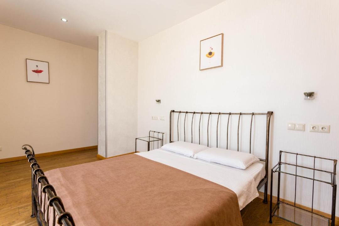Photo of Bedroom in mtatsminda