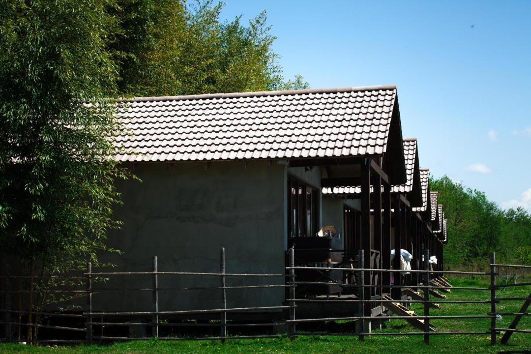 Photo of Buildings in Alakhadzi