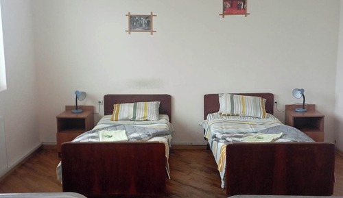 Shared Dormitory, Women only