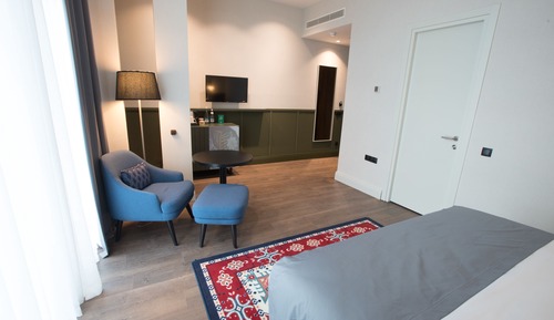 Suite, 1 Queen Bed with Sofa bed (Living Area)