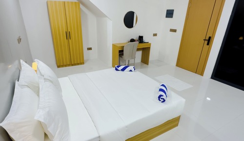 Comfort Room, 1 Queen Bed, Garden Area