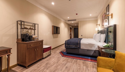 Standard Room, 1 King Bed