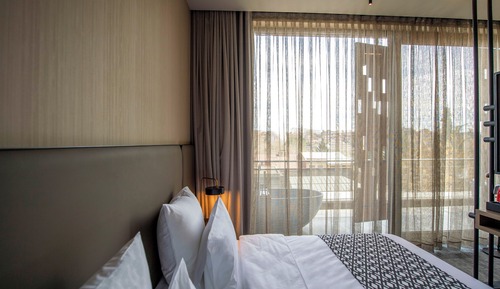 Exclusive Room (XX)