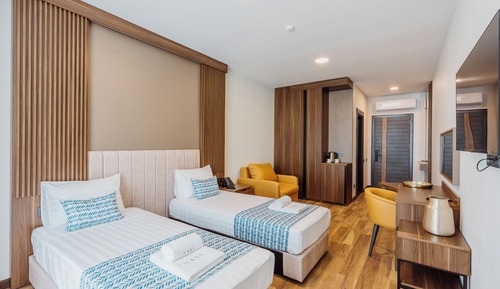 Deluxe Twin Room