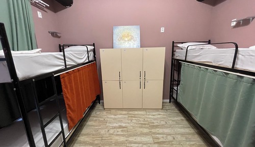 Shared Dormitory, Women only, Lanai