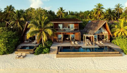 Caroline Astor Estate, 3 Bedroom Villa, Oceanside