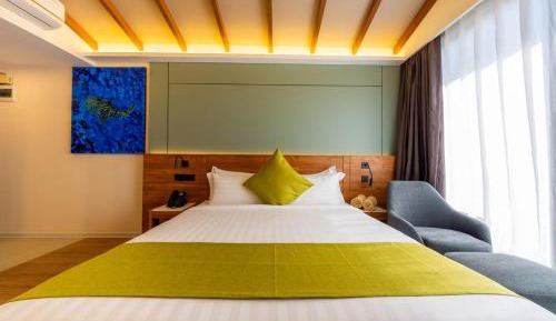Double or Twin Room with Partial Sea View