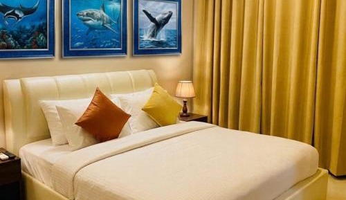 Deluxe Queen Room