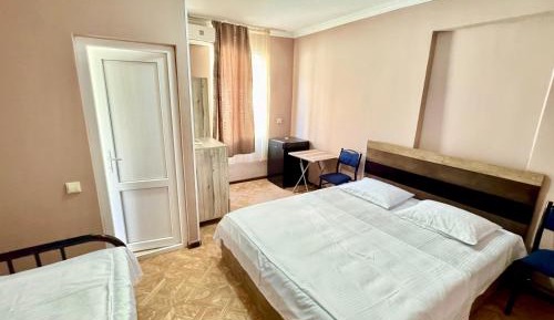 Comfort Triple Room with Shower
