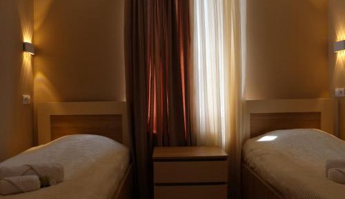 Standard Twin Room with Shared Bathroom