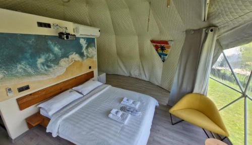 Tent Ocean