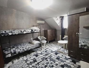 Single Bed in Mixed Dormitory Room