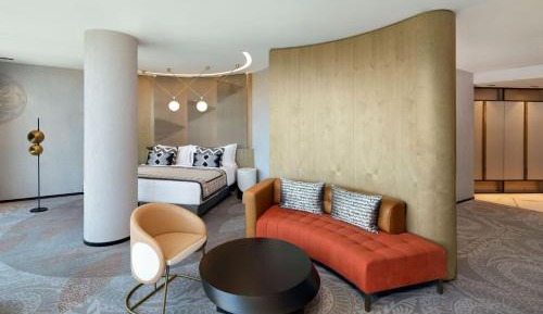Club Suite - Executive Lounge Access
