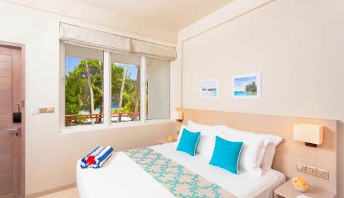 Superior Room with partial Ocean View & Balcony
