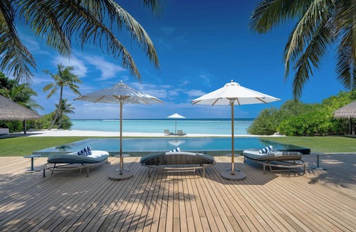 Raa Atoll Hotel | RAAYA By Atmosphere