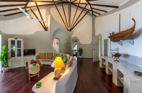 Kudafolhudhoo Resort | Nika Island Resort & Spa