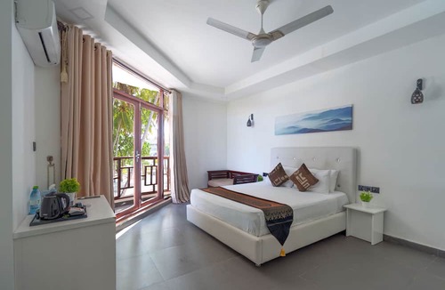 Huraa Hotel | Silver Oasis Maldives
