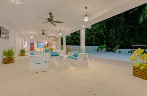 Dhigurah Hotel | White Sand Dhigurah