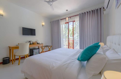 Dhigurah Hotel | White Sand Dhigurah