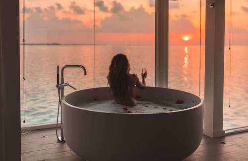 Dhidhoofinolhu Island Resort | LUX* South Ari Atoll