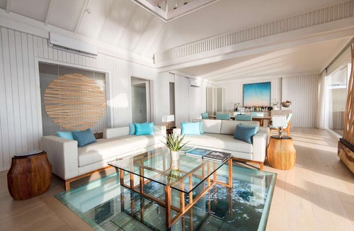 Dhidhoofinolhu Island Resort | LUX* South Ari Atoll