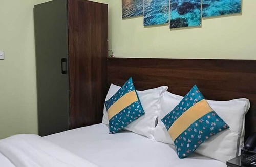 Male House | Tourist Inn