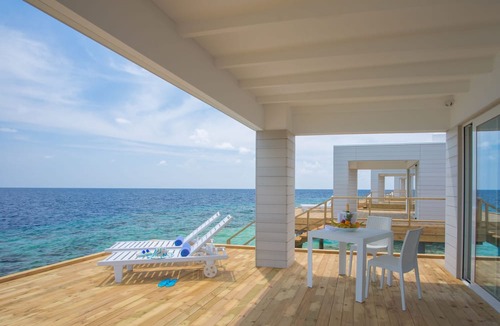 Bathala Island Hotel | Sandies Bathala