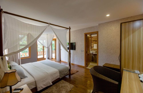 Ukulhas Hotel | West Sands