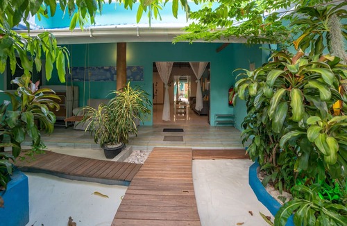 Ukulhas House | SeaLaVie Inn