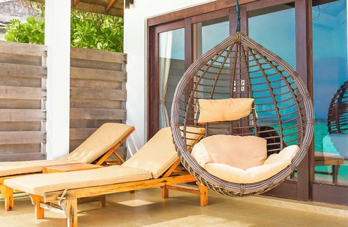 Mahaanaelhihuraa Island Resort | Cocogiri Island Resort Maldives
