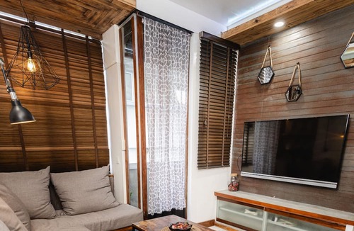 Male Apartment | Modern 1BR Walk to Beach & City Spots