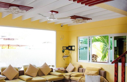 Lhaviyani Atoll House | Luna lodge