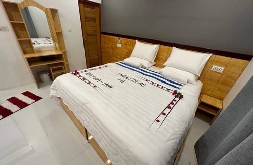 Omadhoo Hotel | Picturesque luxury Hotel close to beach