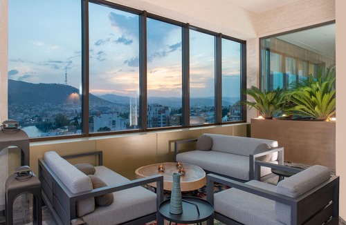 Old Tbilisi Hotel | Sheraton Grand Tbilisi Metechi Palace