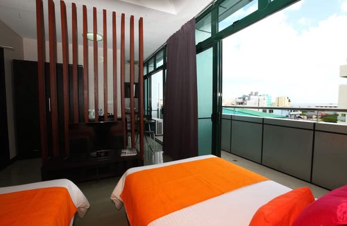 Male Hotel | The Beehive