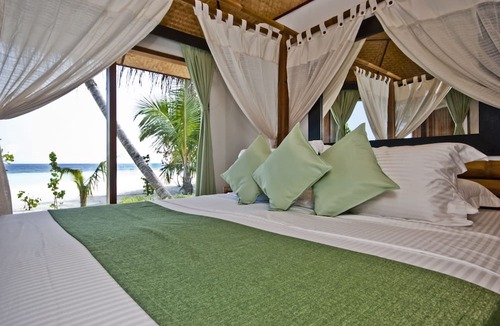 Mushimasgali Resort | Safari Island Resort