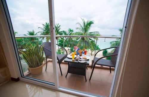 Hulhumale House | Hathaa Beach Maldives