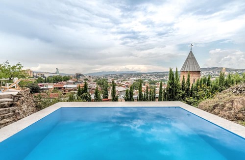 Tbilisi City Centre Apartment | Castle in Old Town