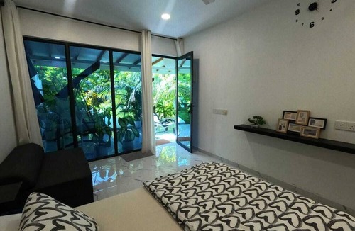 Kudahuvadhoo Hotel | Oceana surf Maldives - Kudahuvadhoo