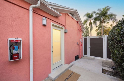 Hollywood Hotel | Remodeled 2BDR in Heart of Hollywood w/Courtyard | Art Deco by AvantStay