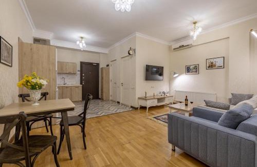 Mtatsminda Apartment | Stunning View Accommodation Rustaveli III