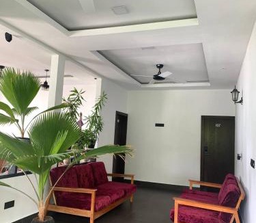 Dhiffushi Hotel | Seaside Villa