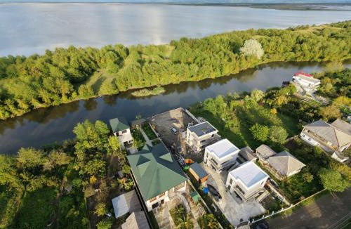 Poti Cabin | Riverside Cotagge