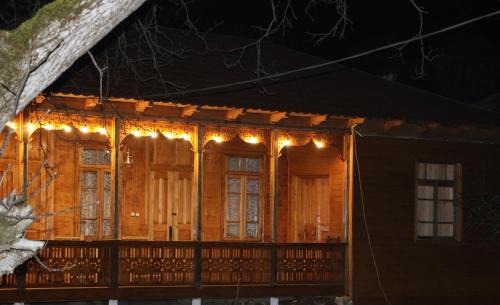Ambrolauri House | Kipiani Guest House - ყიფიანის სახლი