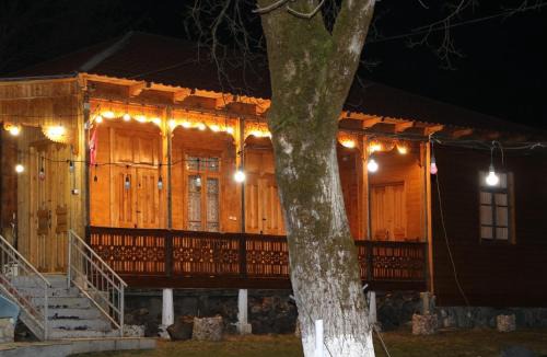 Ambrolauri House | Kipiani Guest House - ყიფიანის სახლი