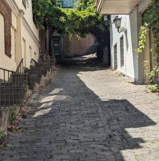 Tbilisi City Centre Apartment | 2 story house in old tbilisi