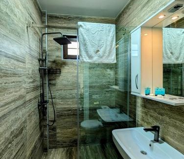 Imereti Hotel | Hotel Leoni
