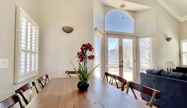 Malibu's Private Retreat +Dogs in Malibu