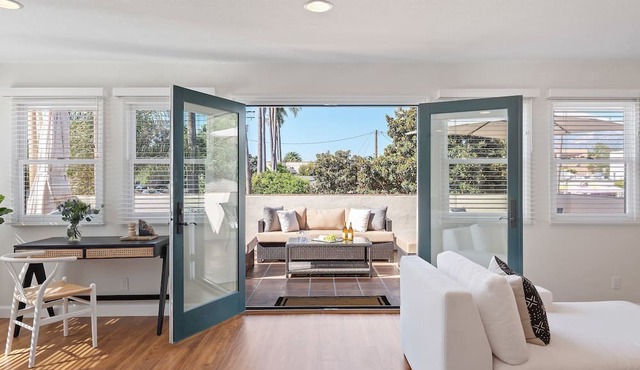 Chic Remodeled Condo At West Beach Sure To Charm in Santa Barbara